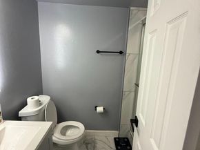 218 Stevenson Square, Alexandria VA 22304