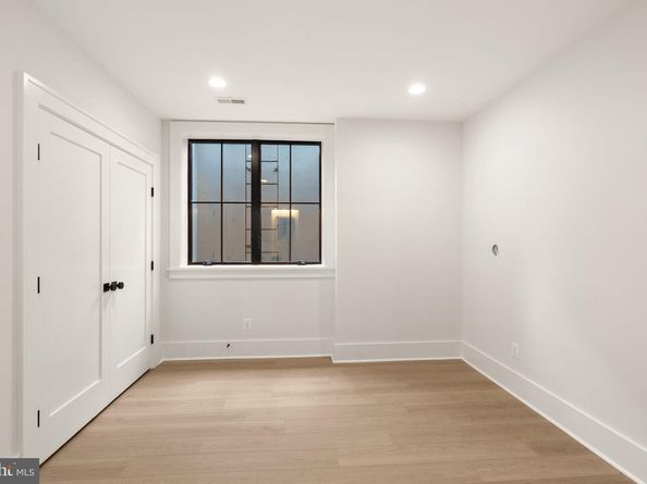 112 N Highland Street, Arlington VA 22201