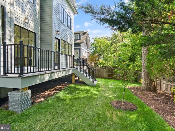 112 N Highland Street, Arlington VA 22201