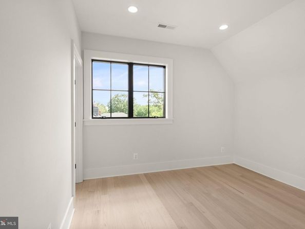 112 N Highland Street, Arlington VA 22201