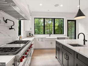 112 N Highland Street, Arlington VA 22201