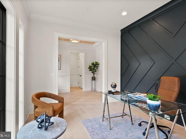112 N Highland Street, Arlington VA 22201