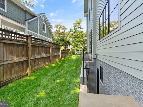 112 N Highland Street, Arlington VA 22201