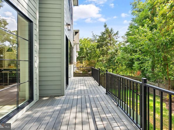 112 N Highland Street, Arlington VA 22201