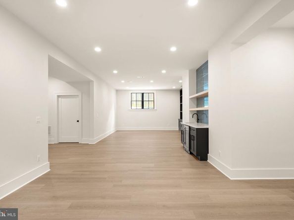 112 N Highland Street, Arlington VA 22201