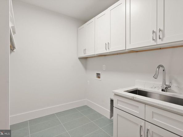 112 N Highland Street, Arlington VA 22201