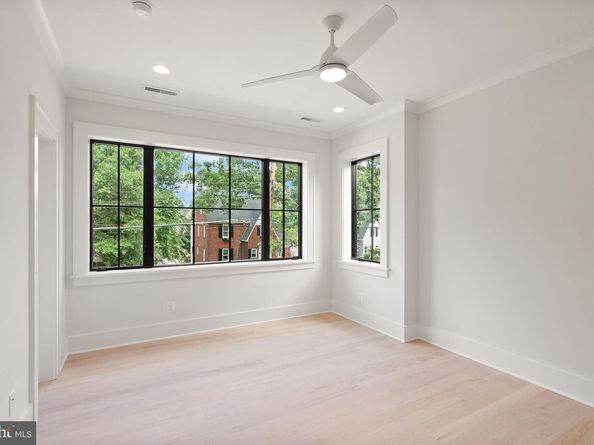 112 N Highland Street, Arlington VA 22201