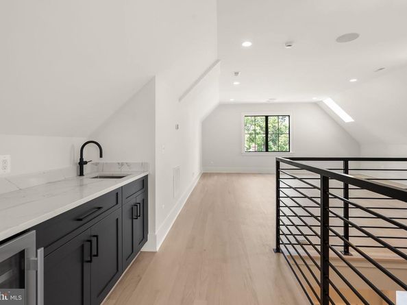 112 N Highland Street, Arlington VA 22201