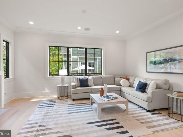 112 N Highland Street, Arlington VA 22201