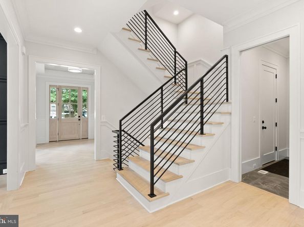 112 N Highland Street, Arlington VA 22201