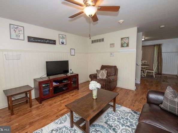 26 Bowling Green Avenue UNIT B (2), Morrisville PA 19067