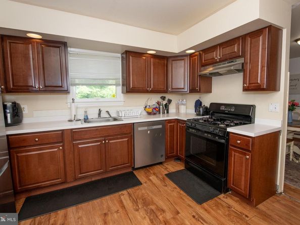 26 Bowling Green Avenue UNIT B (2), Morrisville PA 19067