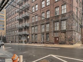 428 N 13TH Street 3B, Philadelphia PA 19123