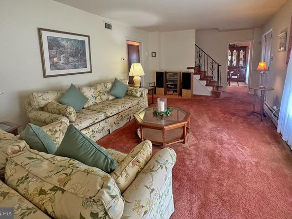 459 Edgewood Drive, Ambler PA 19002