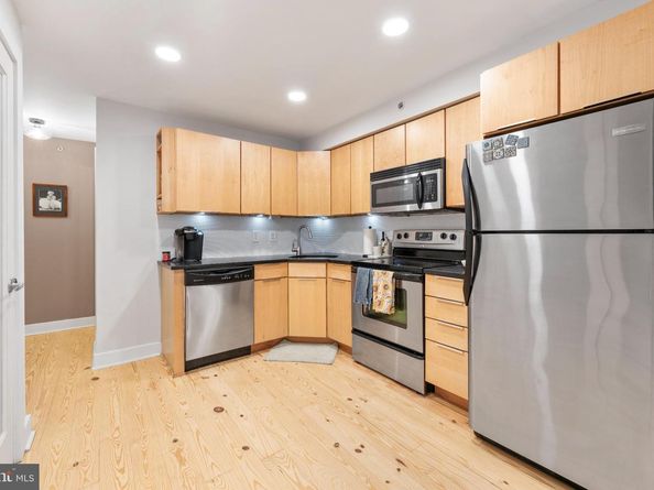 2123 Christian Street A, Philadelphia PA 19146