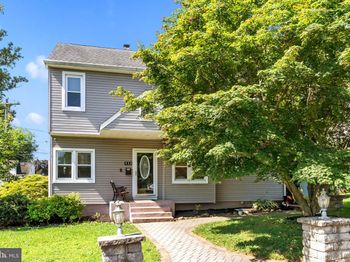 533 Avenue F