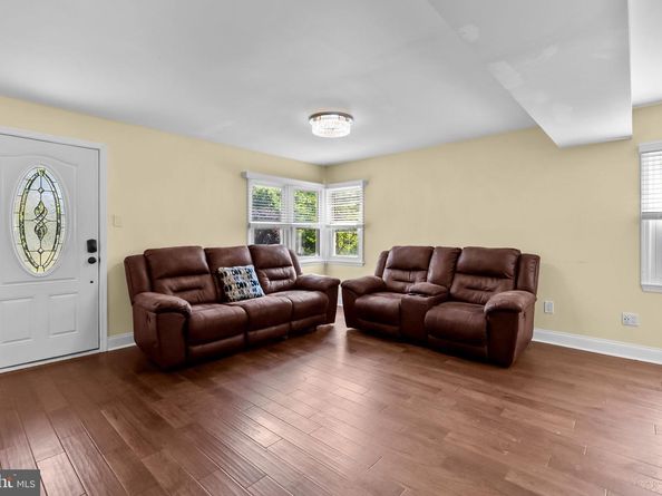 533 Avenue F, Feasterville Trevose PA 19053