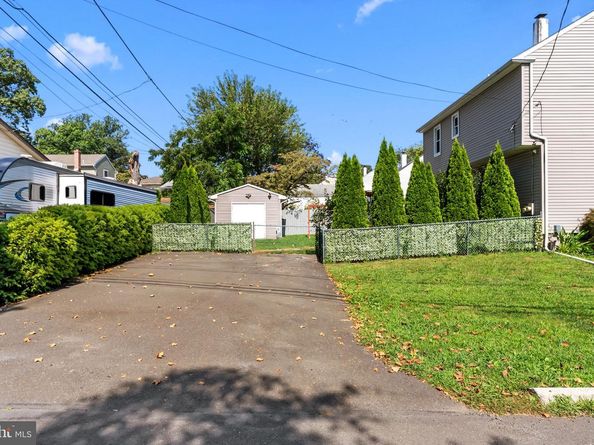 533 Avenue F, Feasterville Trevose PA 19053