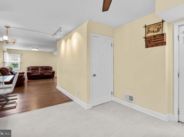 533 Avenue F, Feasterville Trevose PA 19053