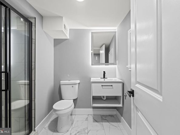 1555 N Alden Street, Philadelphia PA 19131