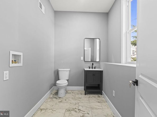 1555 N Alden Street, Philadelphia PA 19131