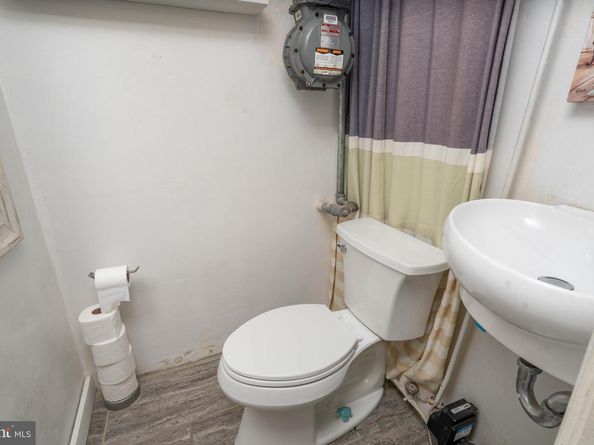 7040 E Roosevelt Boulevard, Philadelphia PA 19149