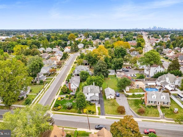 23 W Knowles Avenue, Glenolden PA 19036