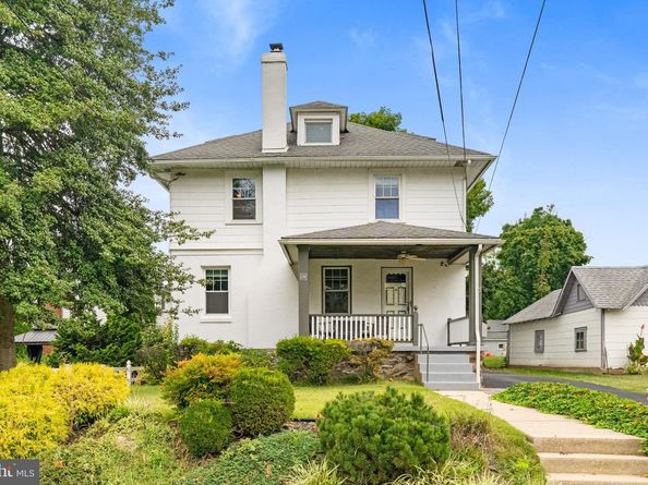 23 W Knowles Avenue, Glenolden PA 19036