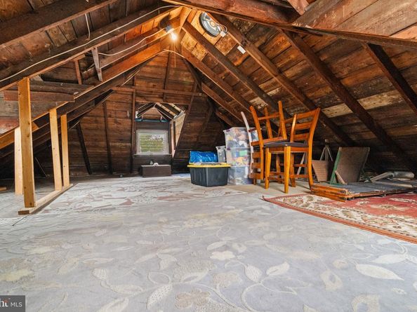 23 W Knowles Avenue, Glenolden PA 19036