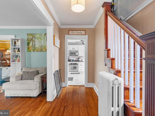 23 W Knowles Avenue, Glenolden PA 19036