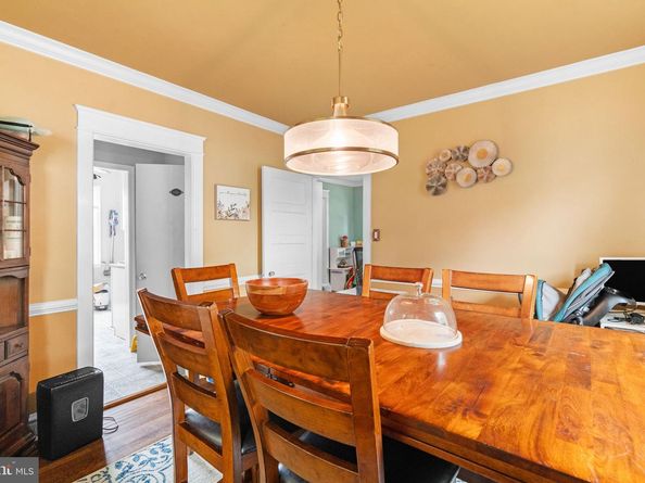 23 W Knowles Avenue, Glenolden PA 19036