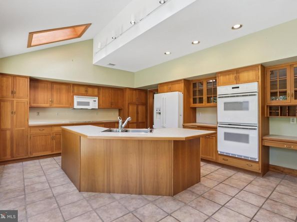 1625 Terwood Road, Huntingdon Valley PA 19006
