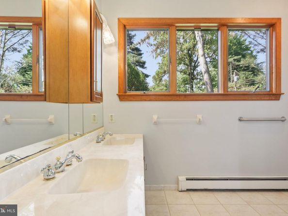 1625 Terwood Road, Huntingdon Valley PA 19006