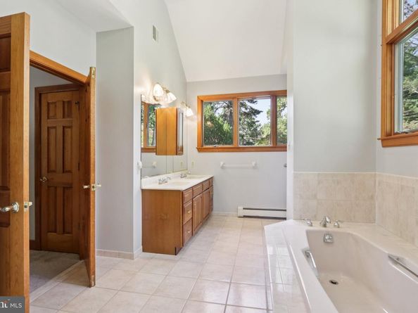 1625 Terwood Road, Huntingdon Valley PA 19006