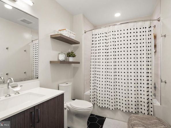 1211 Van Street SE PH13B, Washington DC 20003