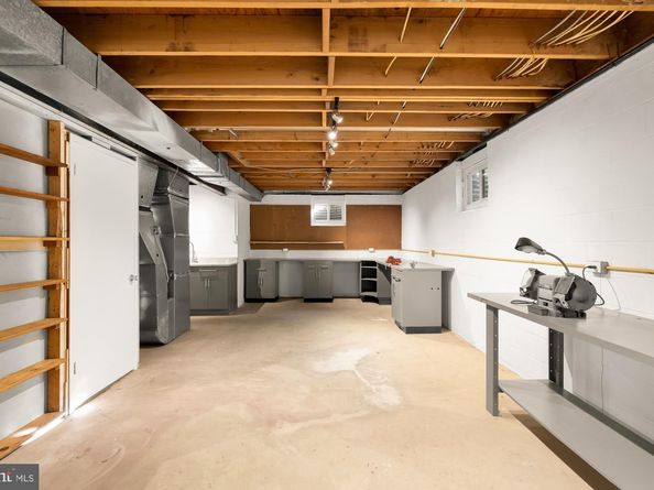 8809 Hidden Hill Lane, Potomac MD 20854