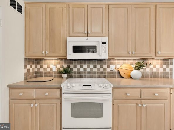 8809 Hidden Hill Lane, Potomac MD 20854