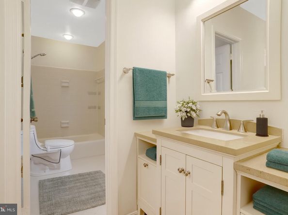 411 N Bryan Street, Arlington VA 22201