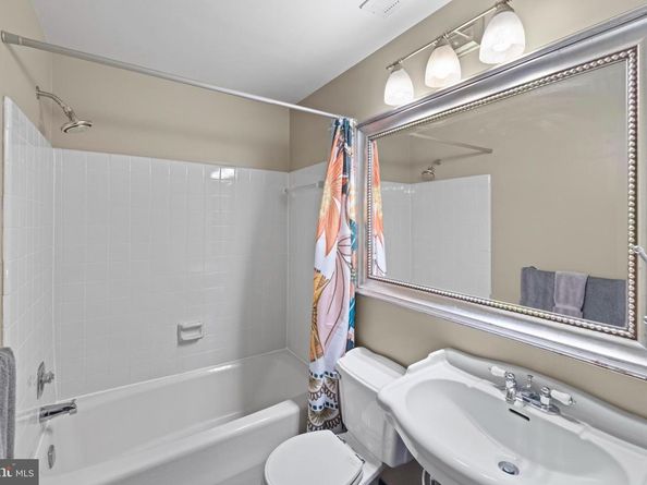 4613 Macarthur Boulevard NW A, Washington DC 20007