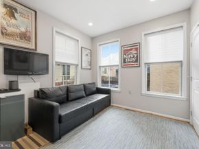 131 N Bread Street C1, Philadelphia PA 19106