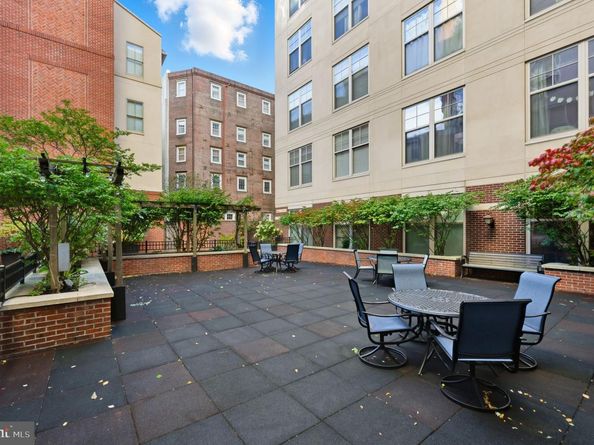 131 N Bread Street C1, Philadelphia PA 19106