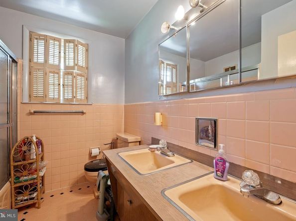 1943 Fawn Drive, Glenside PA 19038