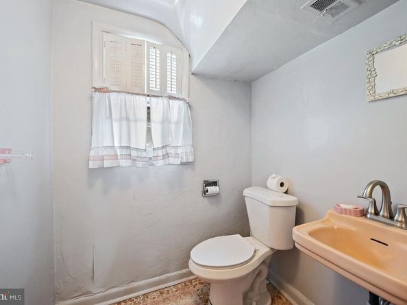 1943 Fawn Drive, Glenside PA 19038