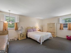 1943 Fawn Drive, Glenside PA 19038