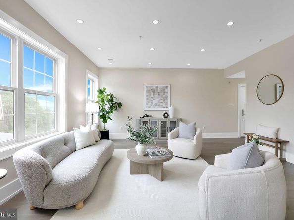 16 17TH Street NE 312, Washington DC 20002