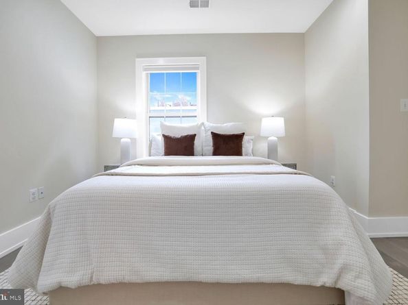 16 17TH Street NE 312, Washington DC 20002