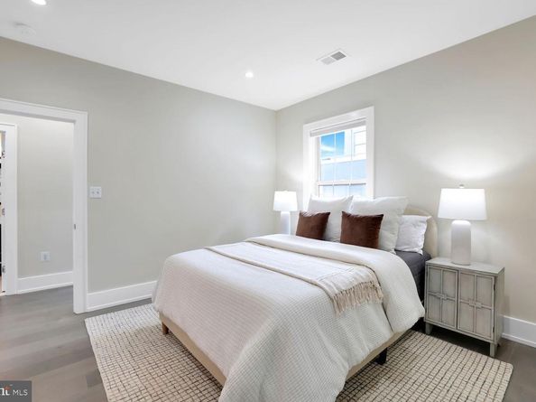 16 17TH Street NE 312, Washington DC 20002
