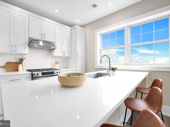 16 17TH Street NE 312, Washington DC 20002