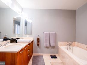 50 S 16TH Street 4504, Philadelphia PA 19102