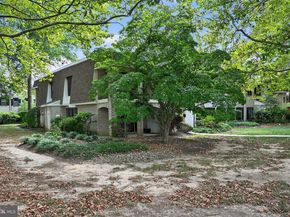 501 N Bethlehem Pike 14P, Ambler PA 19002